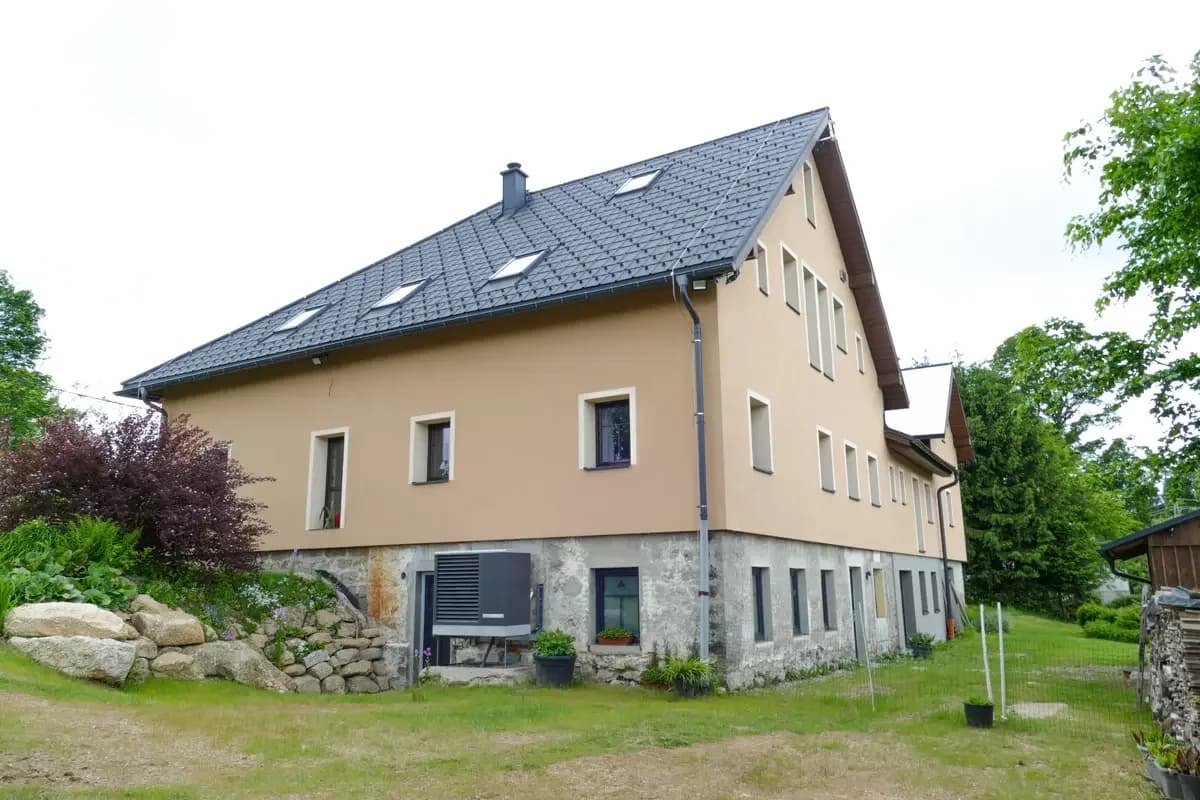 Apartmány Maxov s tepelným čerpadlem u fasády