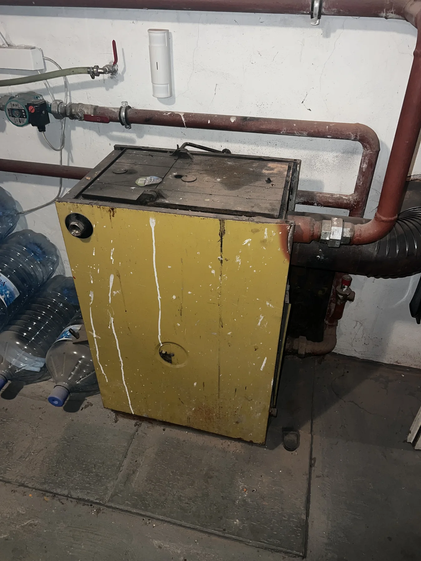Cukrárna Mělník. Další pohled na původní technologické zázemí.