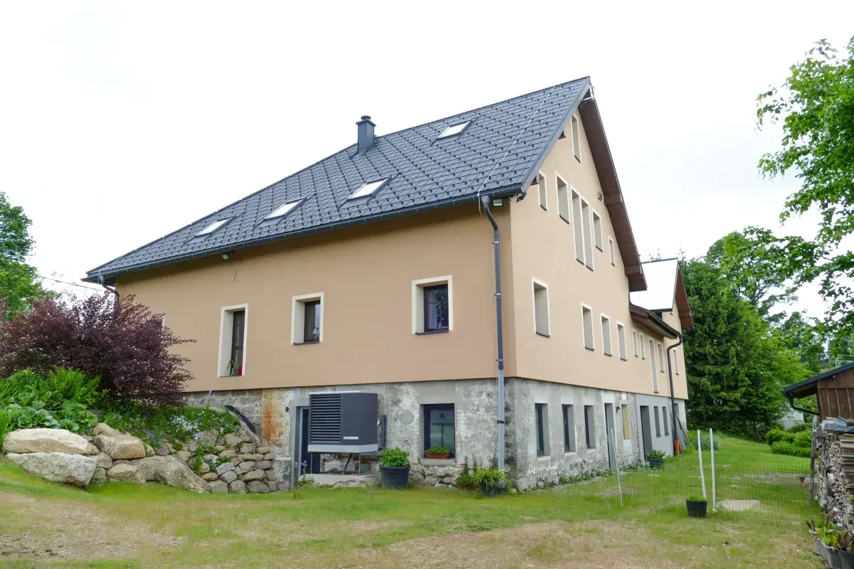 Apartmány Maxov. Apartmány Maxov - pohled na budovu.